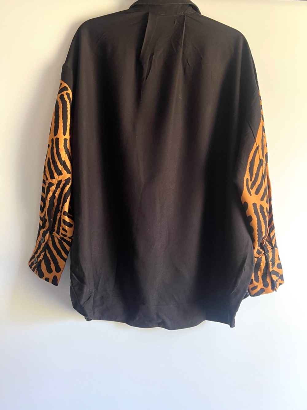 FARM Rio Black Roaring Tigers Long Sleeve Shirt Size XS NWT - Picture 9 of 16